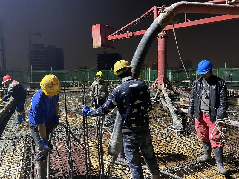 浇筑现场（800图.jpg