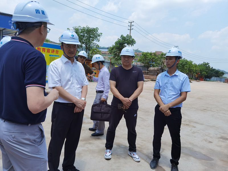 1620695274422486.jpg 调研现场(左二为王永超)(修改).jpg