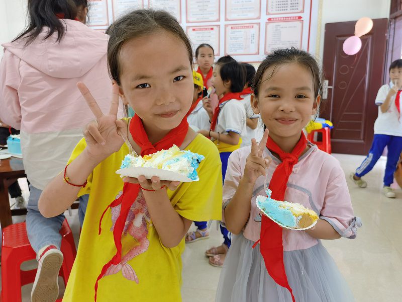 1622594086125962.jpg 分享一份快乐.jpg