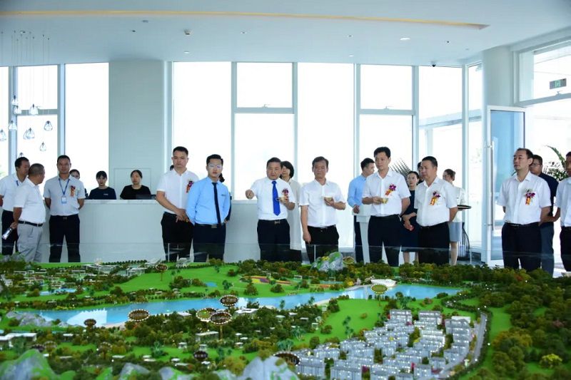 1627132834977337.jpg 参观现场.jpg