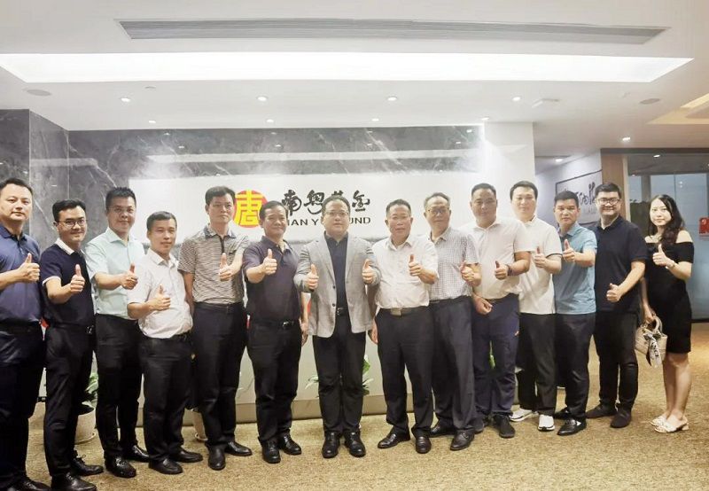 1627609339854137.jpg 邱董考察_副本.jpg