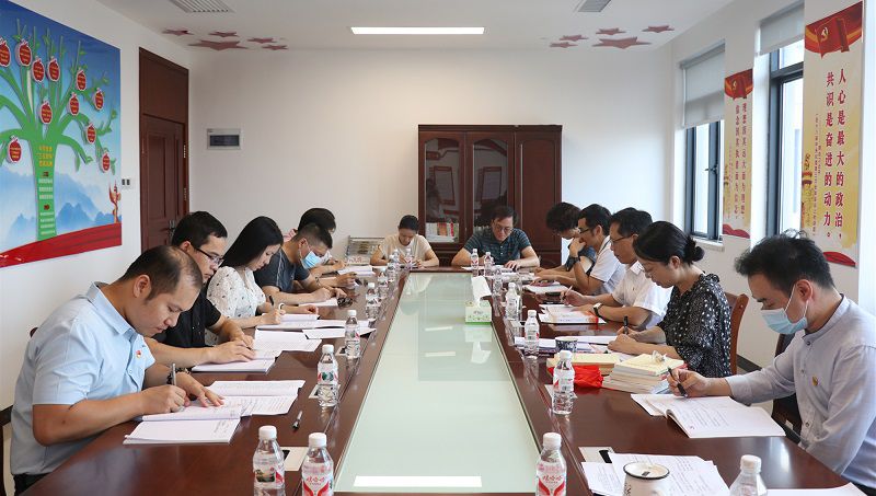 三支部组织生活会会议现场（800图） .jpg