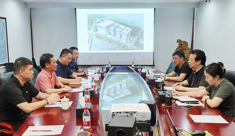 1629966902991366.jpg 广东会谈(800).jpg