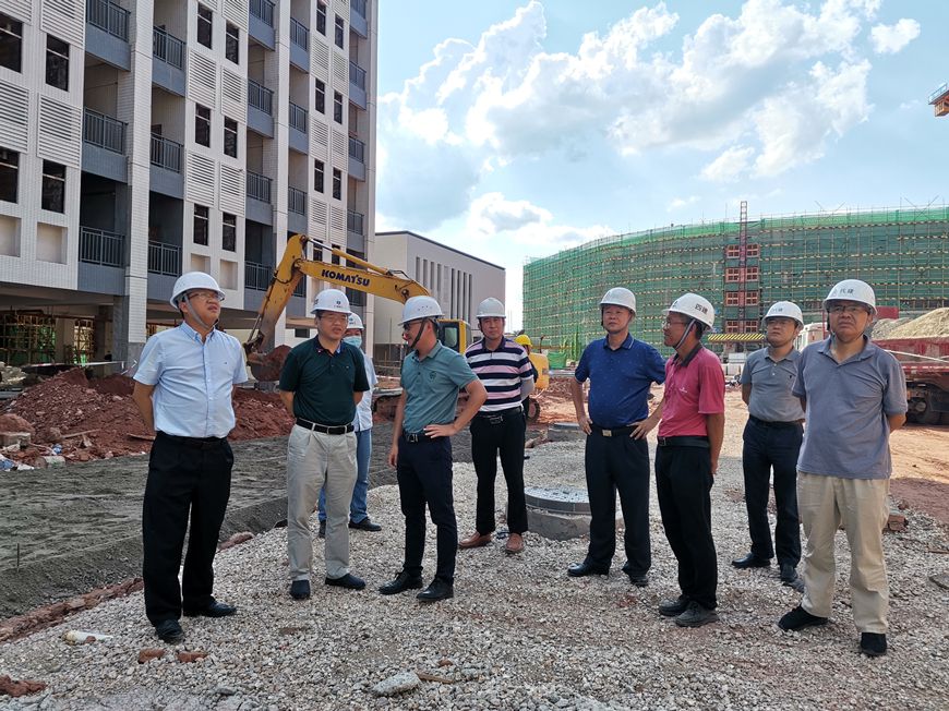 1631589656563070.jpg 督导检查项目现场(左二为薛兴冰)1_副本.jpg