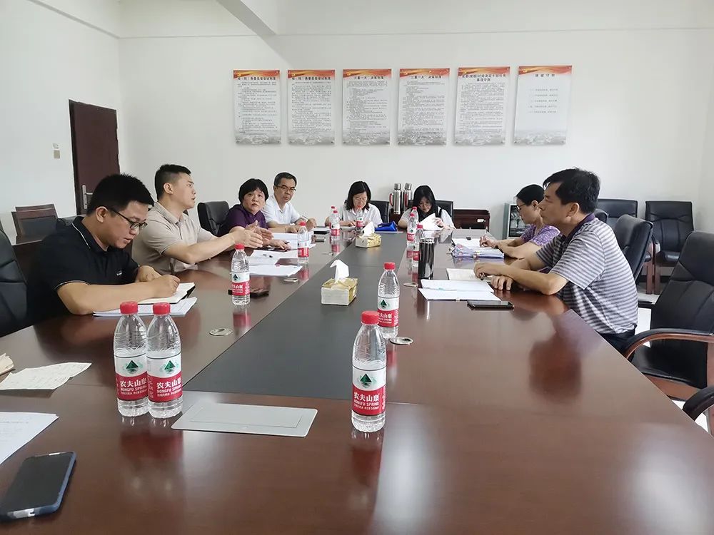 伍书记市委党校会谈.jpg