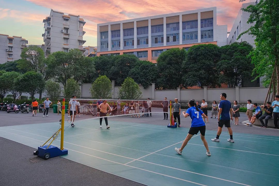 羽毛球比赛现场.jpg