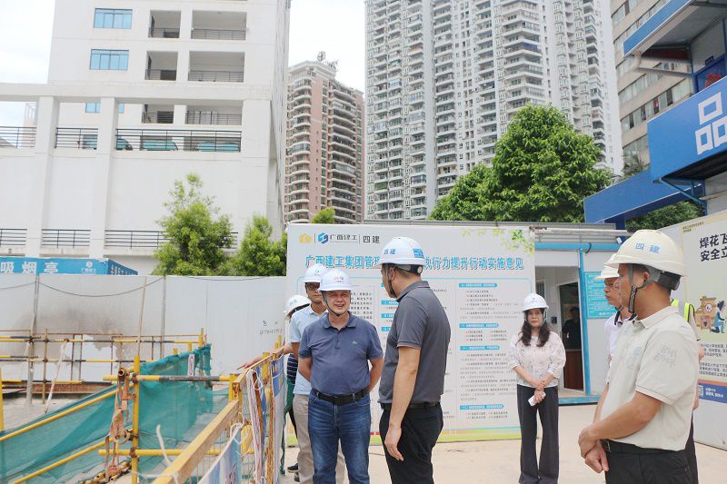 毛晓冬深入项目施工现场指导工作-修图.jpg
