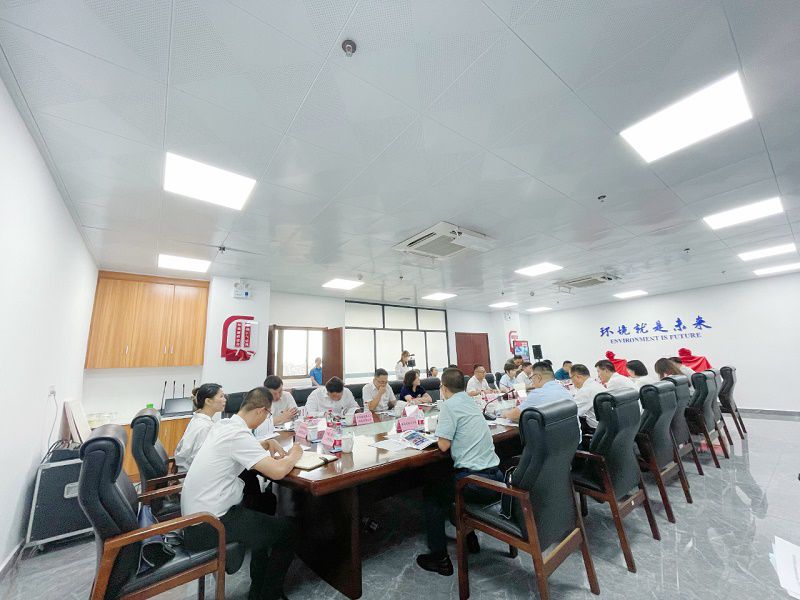海南分党支部活动（小修图）.jpg