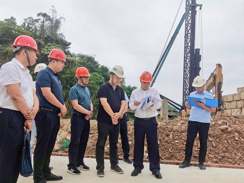 桂林市永福县县委书记韦文周到第四、市政分公司山水湾项目调研指导工作.jpg