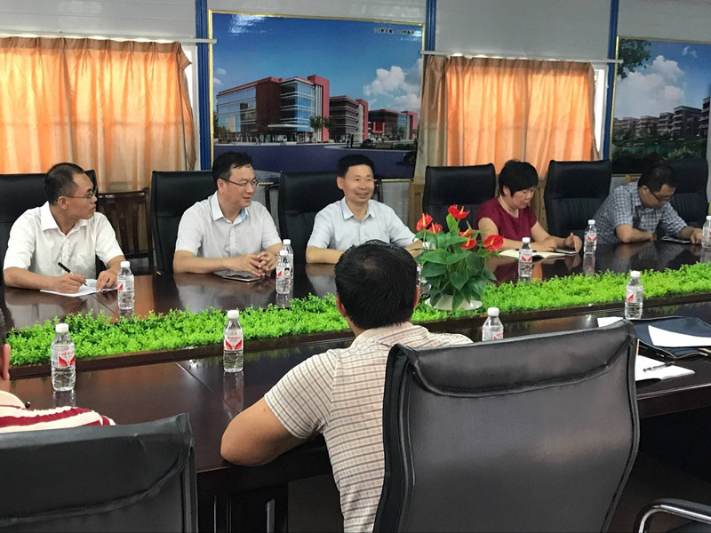 集团公司副总经理侯立林一行前往广西医科大玉林校区项目调研