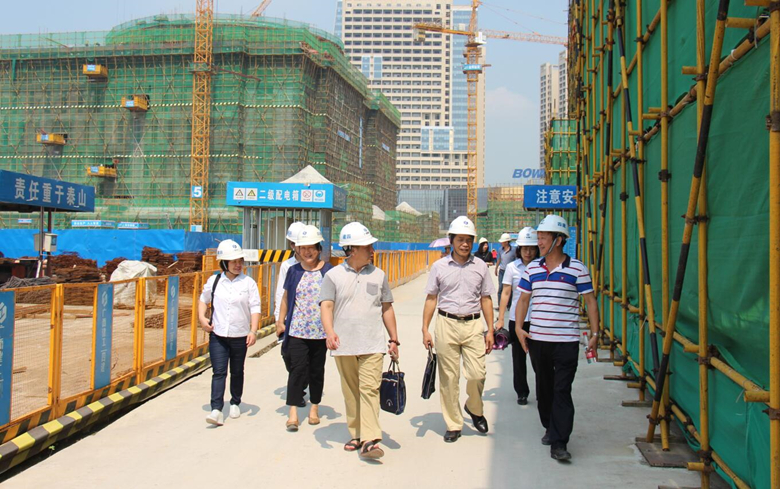 广西建设工会到公司项目部检查指导
