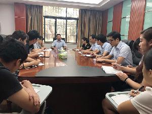 周成出席南宁经营中心周例会