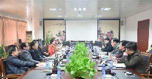 杨俊与桂林市临桂区委书记何新明举行工作会谈