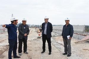 杨俊到八分公司芳香东路Ⅰ标项目检查指导工作