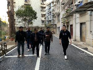 陈家坚到公司检查指导“三供一业”物业维修改造工作